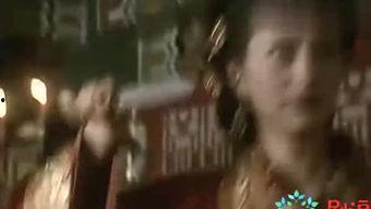 国产被下药视频  第2张